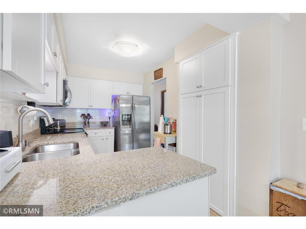 1501 W 140th Street Burnsville MN 55337 7093716 image11