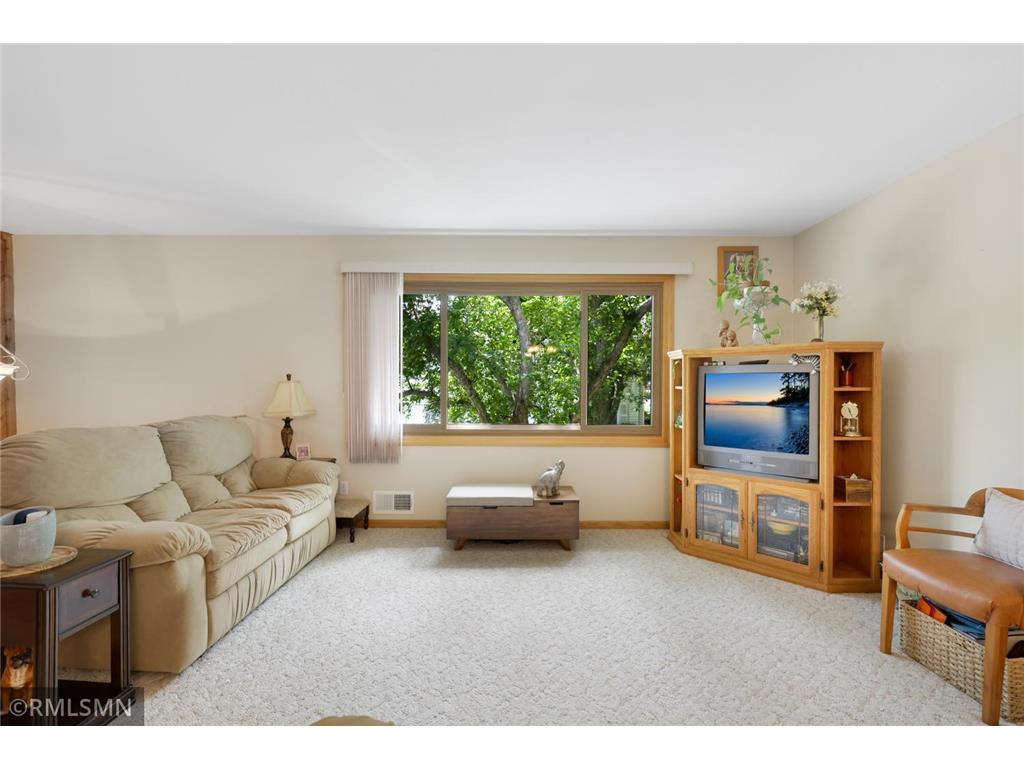 1501 W 140th Street Burnsville MN 55337 7093716 image4