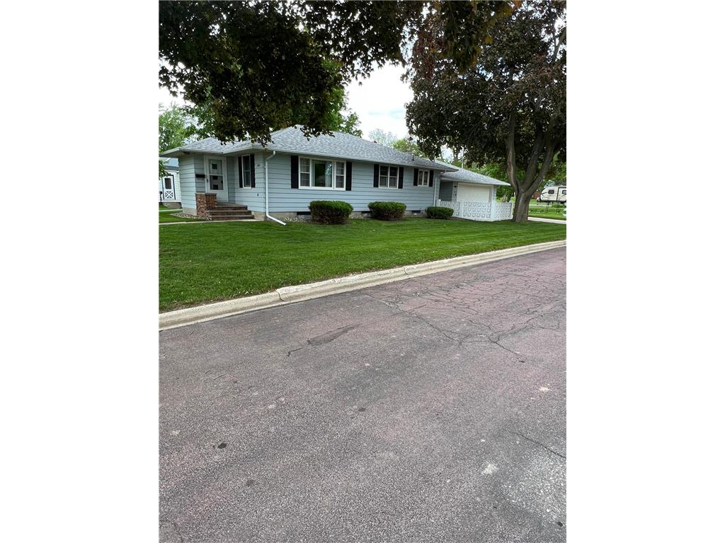 1502 N North Avenue, Fairmont, MN 56031 MLS 6202528 Edina Realty