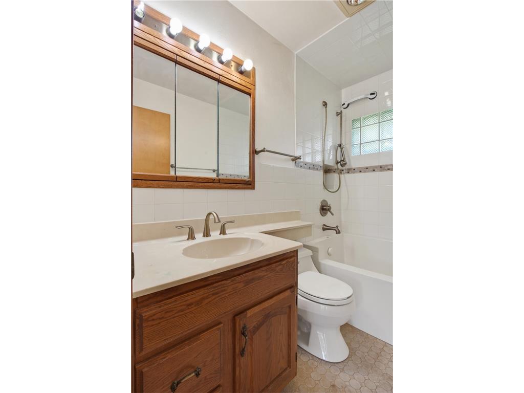 1502 Sherren Avenue E Maplewood MN 55109 7081635 image14