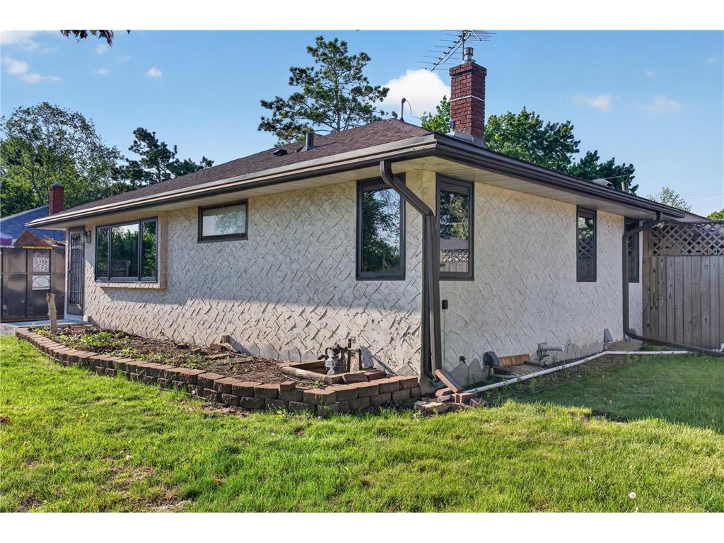1502 Sherren Avenue E Maplewood MN 55109 7081635 image2