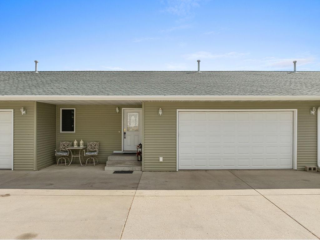 1503 16th Street NW #B Minot ND 58703 7066243 image1