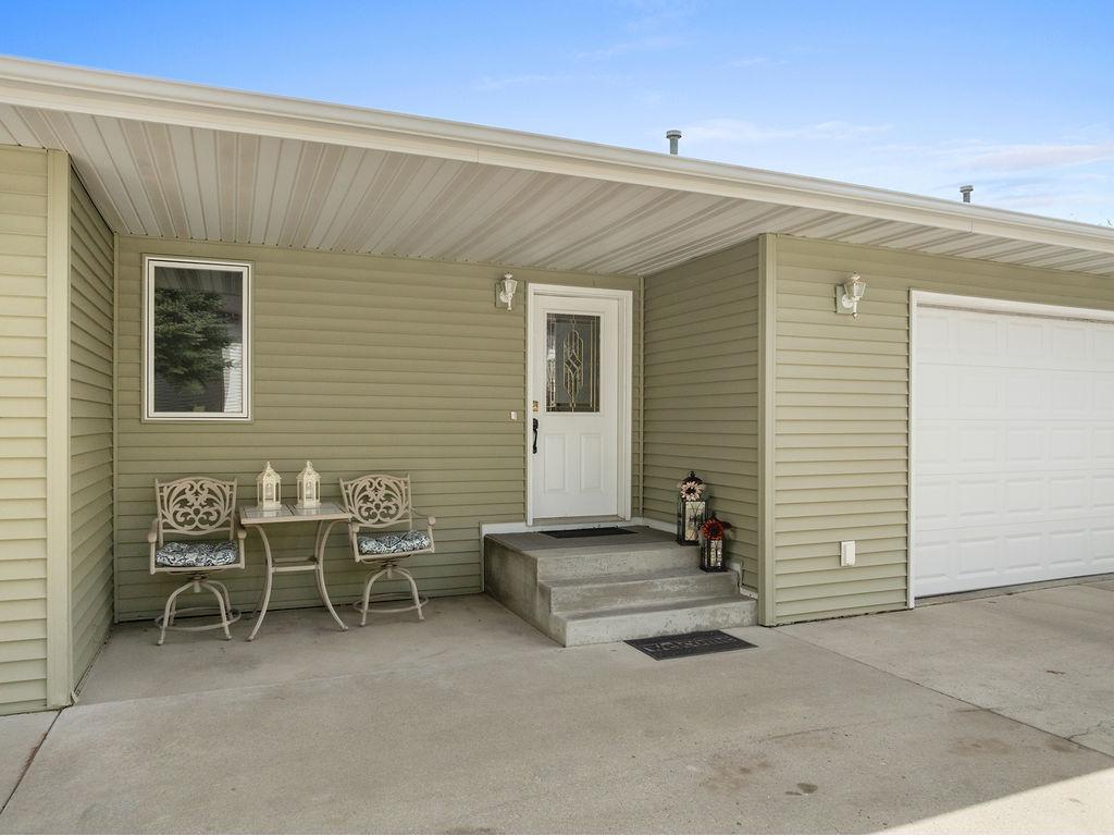 1503 16th Street NW #B Minot ND 58703 7066243 image2