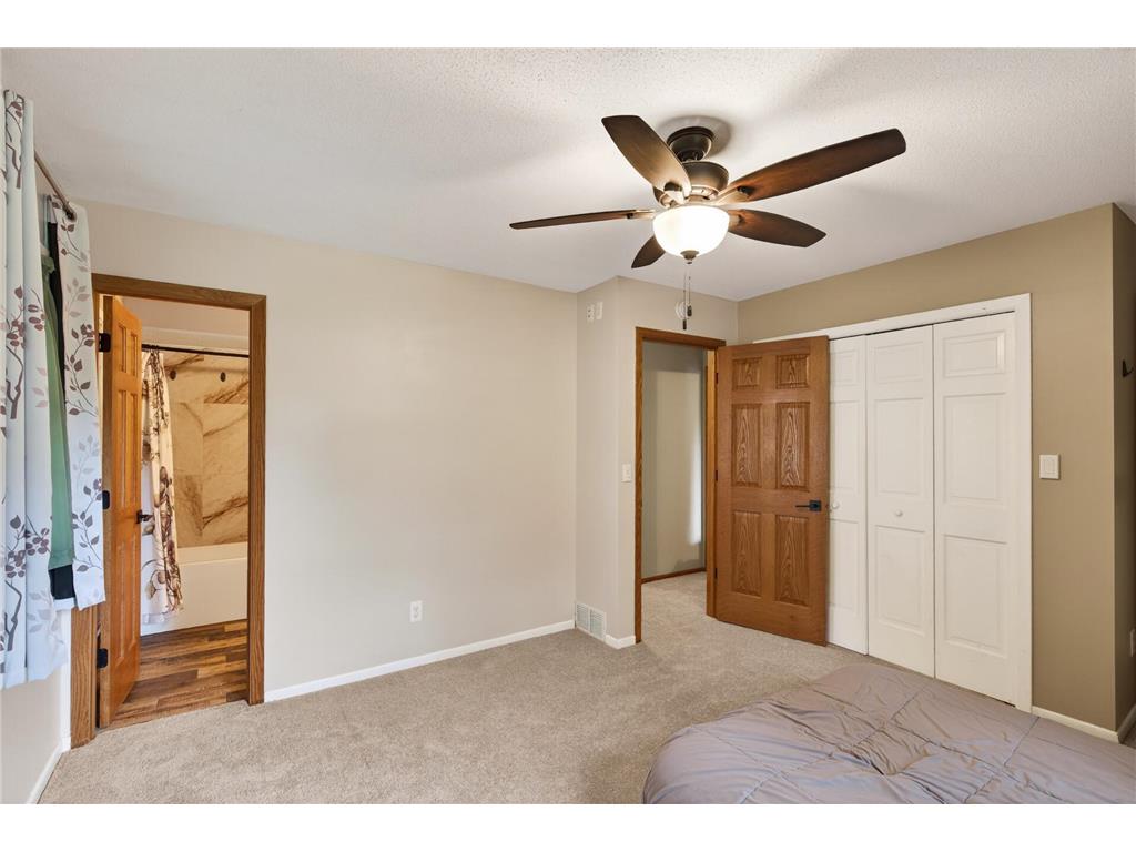 1504 Crystal Lake Road E Burnsville MN 55306 - Crystal 7088518 image28