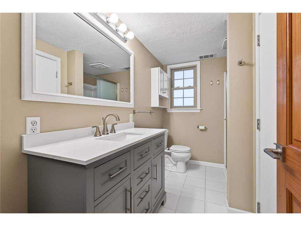 1504 Crystal Lake Road E Burnsville MN 55306 - Crystal 7088518 image34