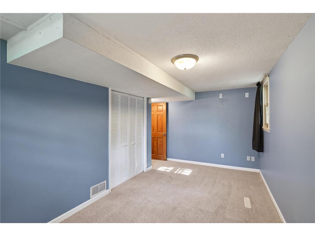 1504 Crystal Lake Road E Burnsville MN 55306 - Crystal 7088518 image35