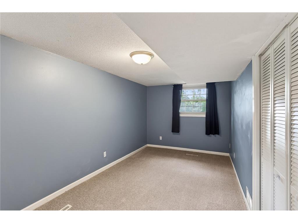 1504 Crystal Lake Road E Burnsville MN 55306 - Crystal 7088518 image36