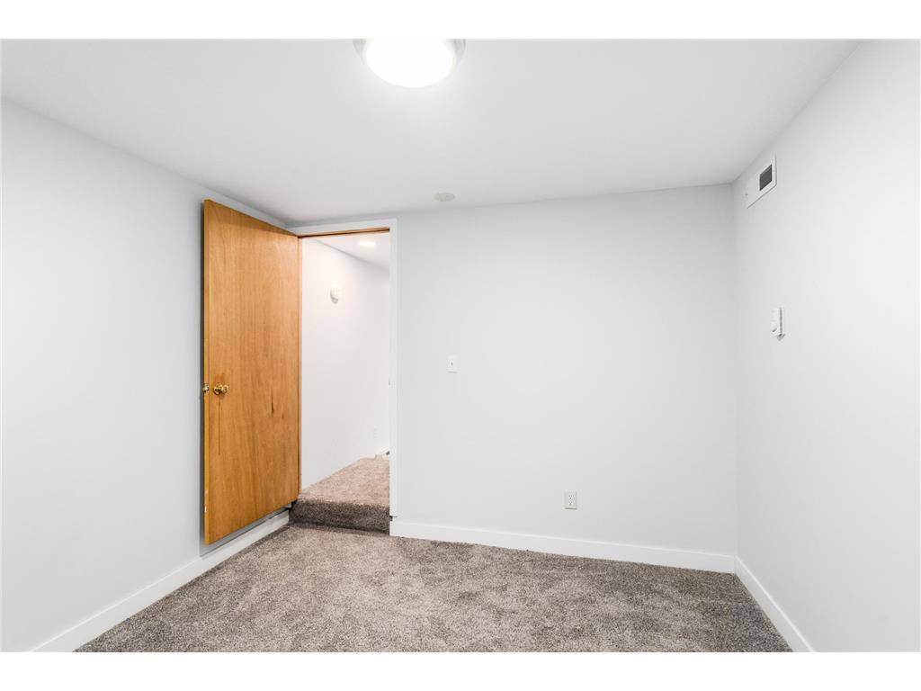1504 Minneapolis Avenue Duluth MN 55803 7064637 image53