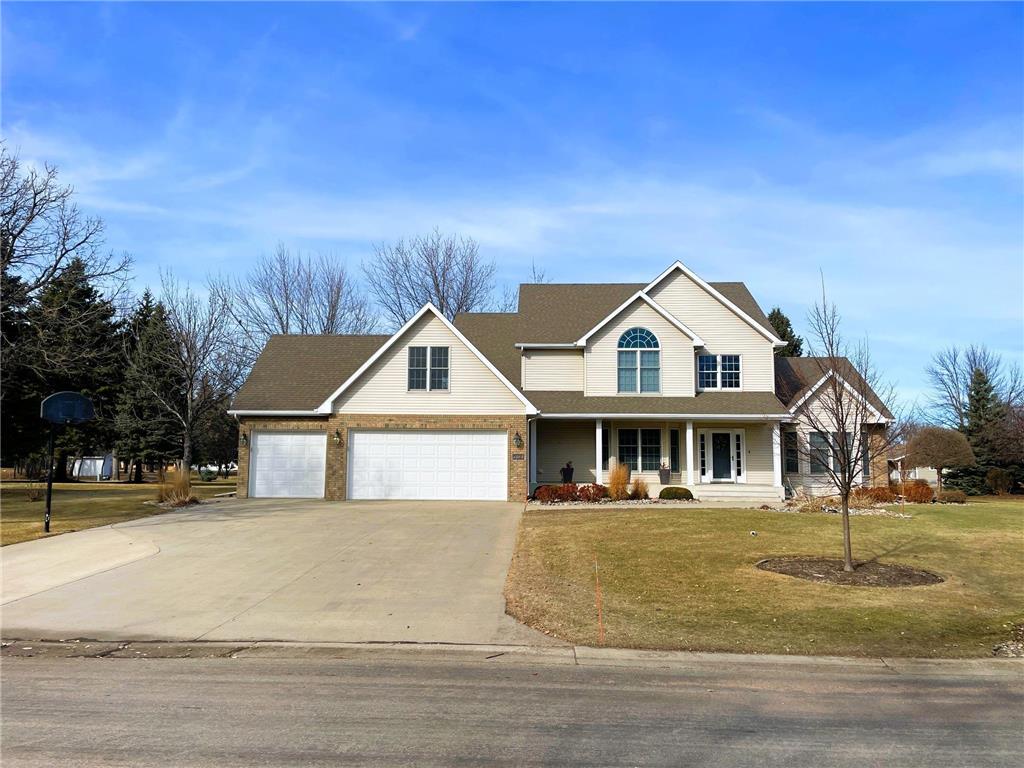 1504 Oakwood Avenue Wahpeton ND 58075 6638743 image1