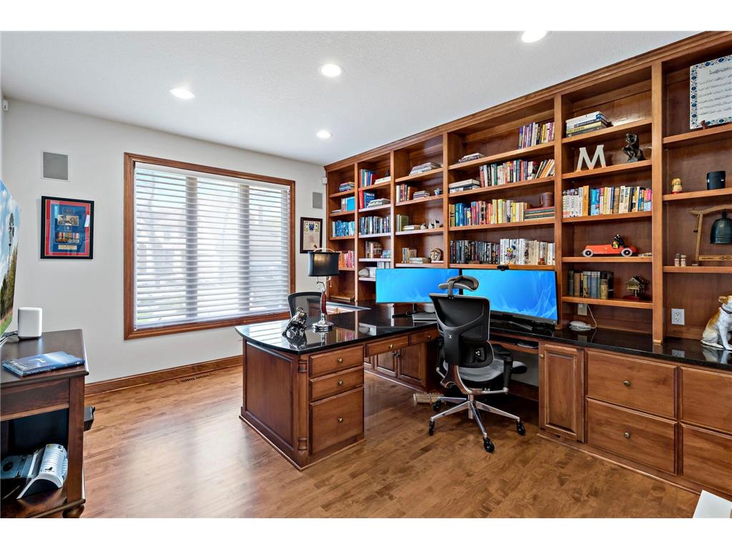 1504 Summit Oaks Court Burnsville MN 55337 7069951 image12