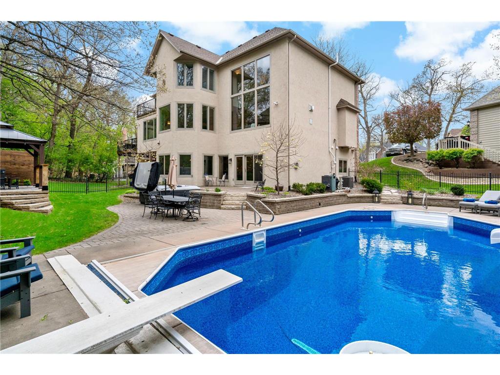 1504 Summit Oaks Court Burnsville MN 55337 7069951 image2