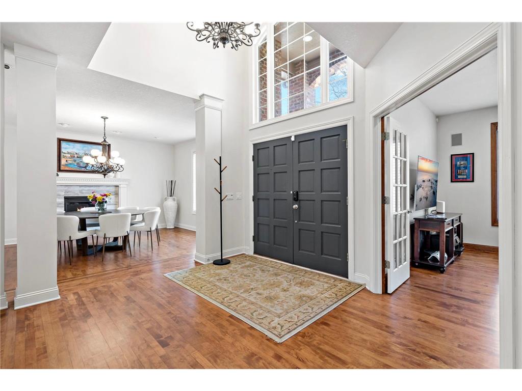 1504 Summit Oaks Court Burnsville MN 55337 7069951 image3
