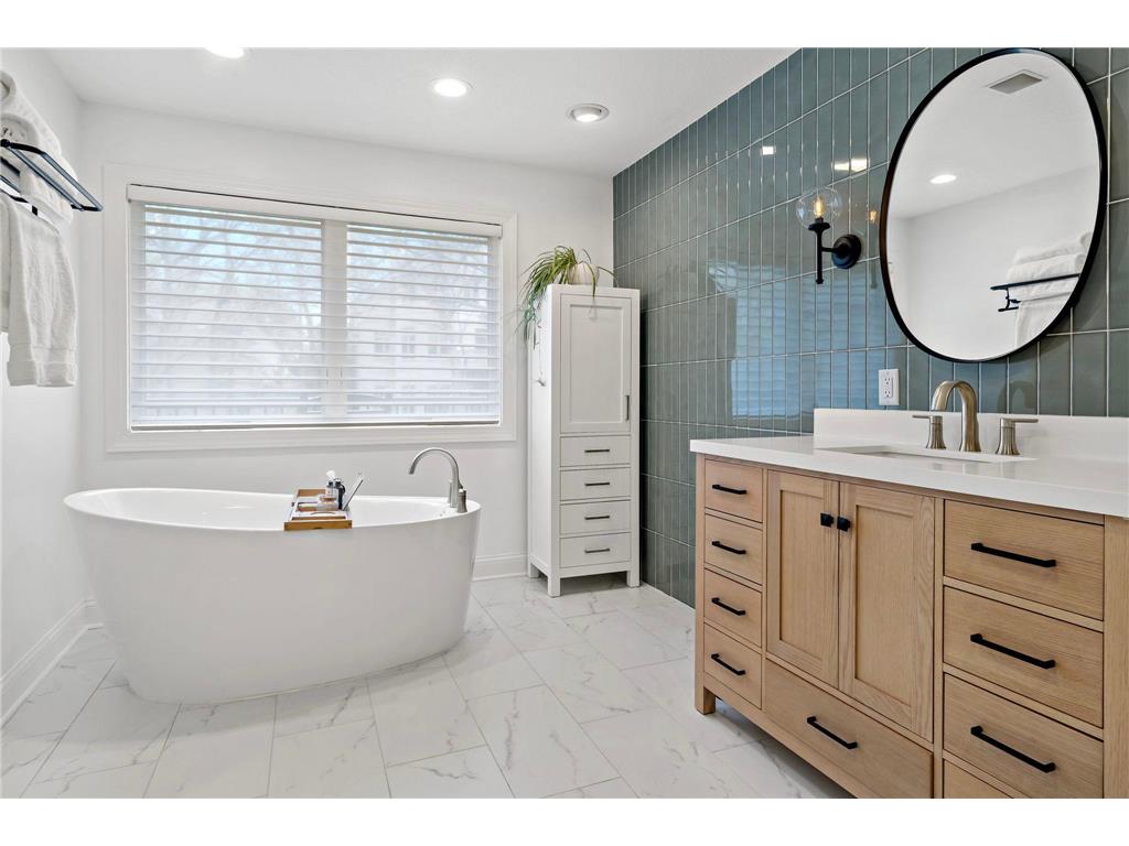 1504 Summit Oaks Court Burnsville MN 55337 7069951 image32