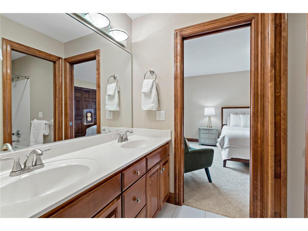 1504 Summit Oaks Court Burnsville MN 55337 7069951 image42