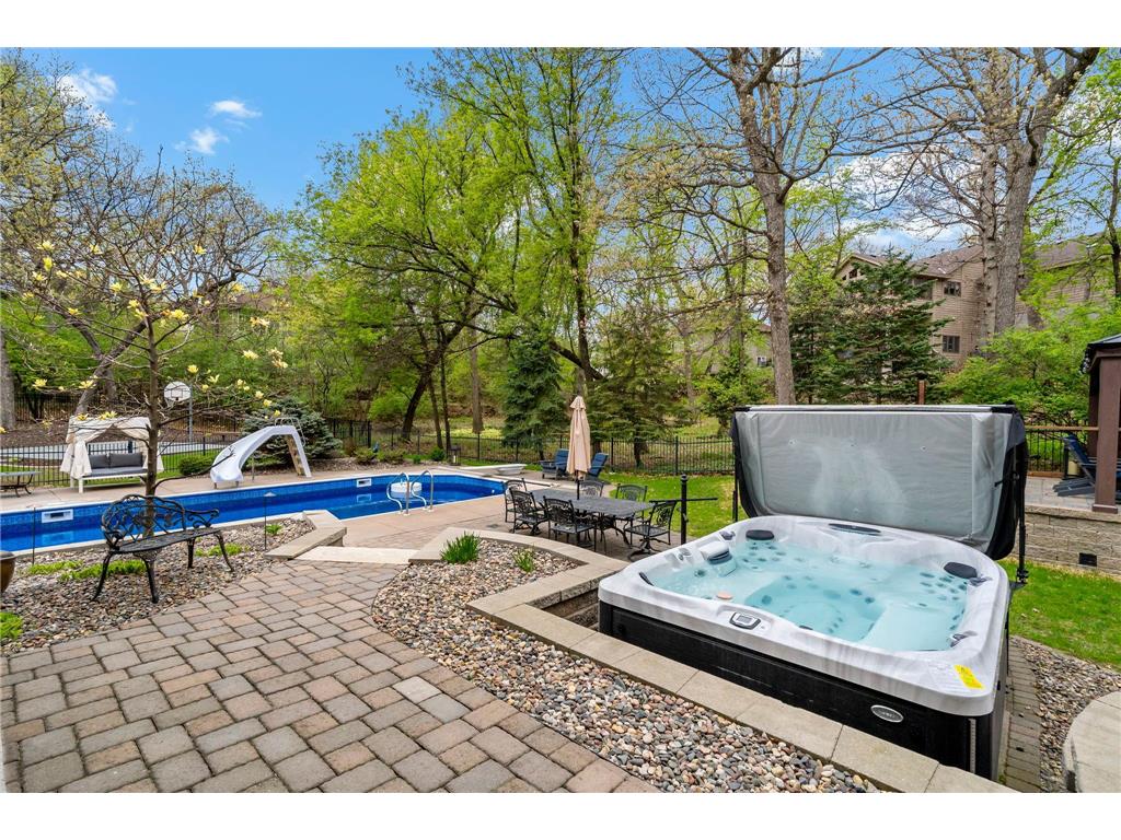 1504 Summit Oaks Court Burnsville MN 55337 7069951 image64