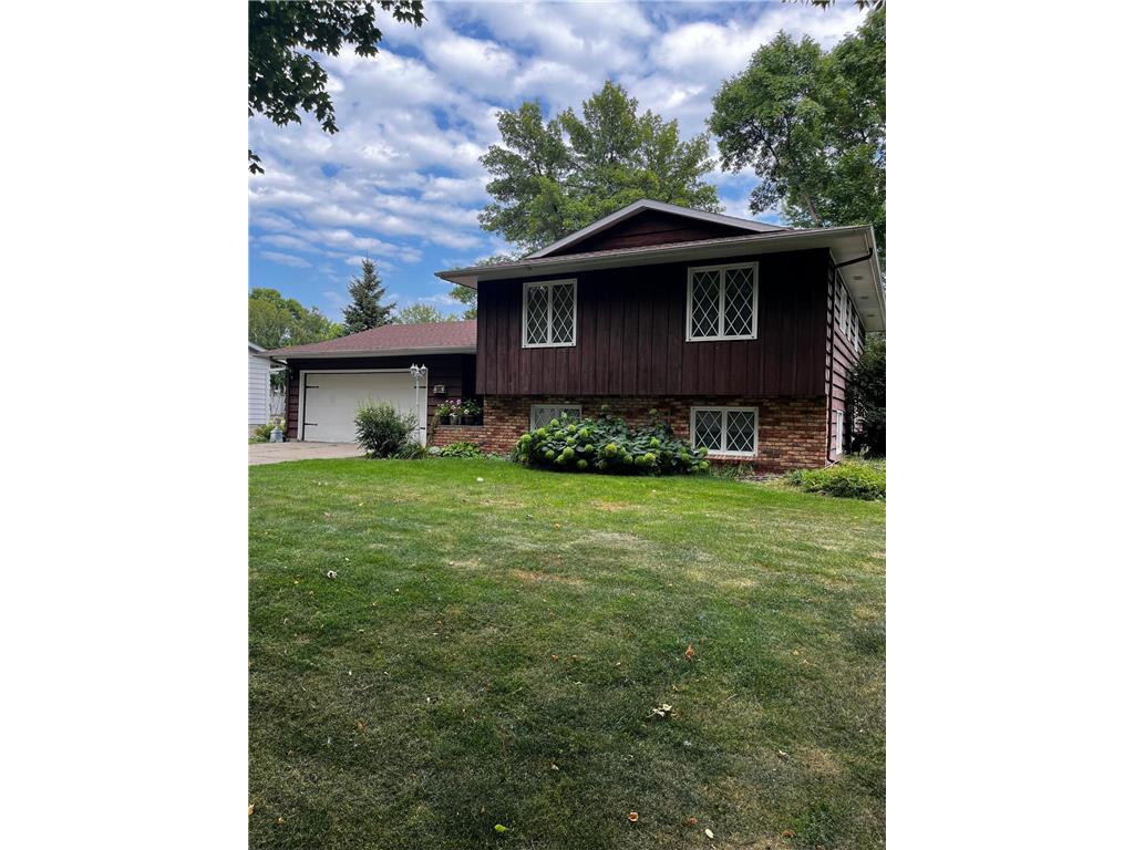 1505 7th Street SW Willmar MN 56201 6428841 image1