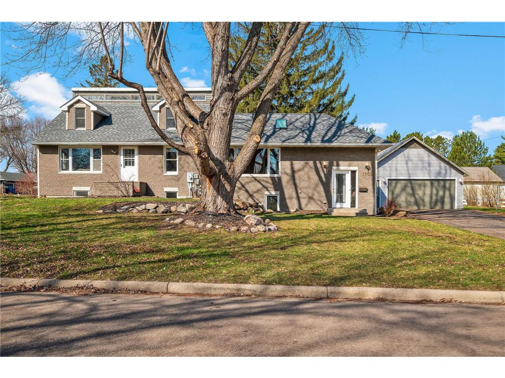 1505 Hampshire Avenue N Golden Valley MN 55427 6519011 image1