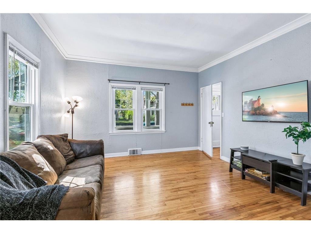 1505 Sherburne Avenue Saint Paul MN 55104 7066377 image4
