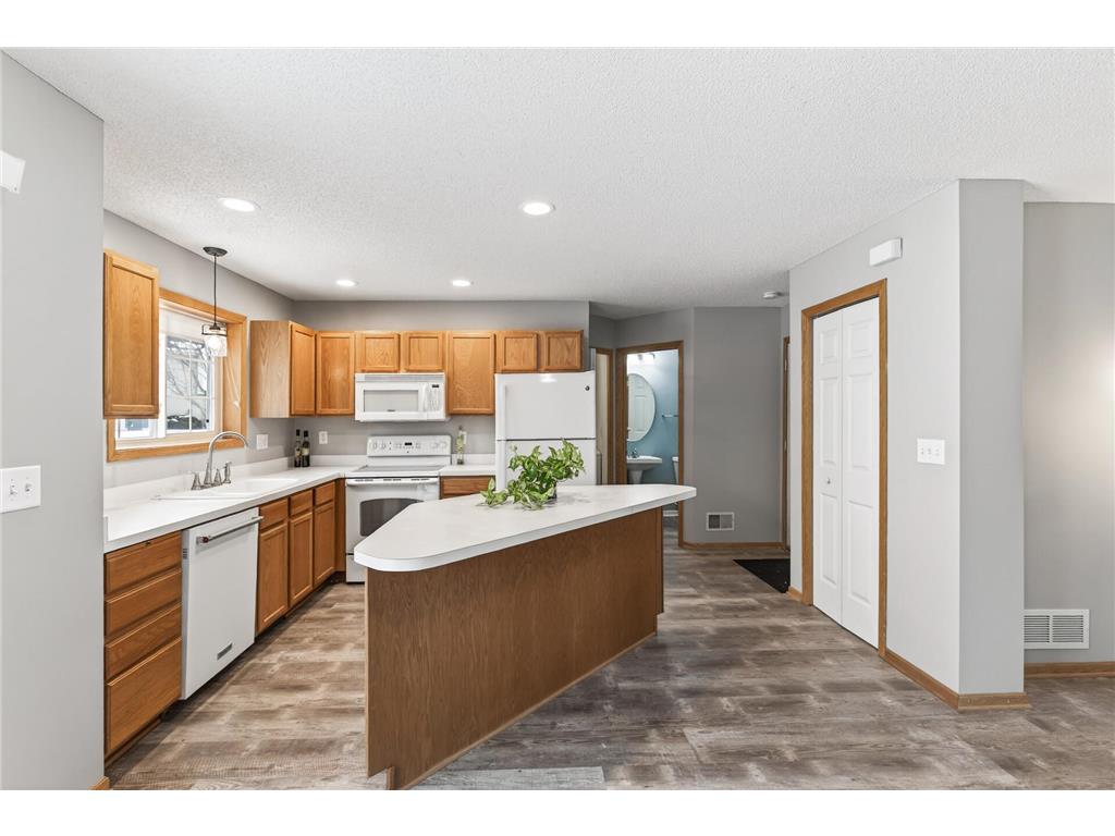 15057 Dunwood Trail #58 Apple Valley MN 55124 7065784 image12