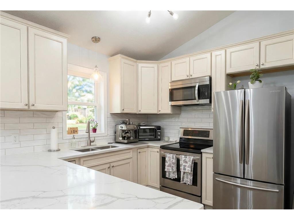 15064 92nd Place N Maple Grove MN 55369 7038666 image2