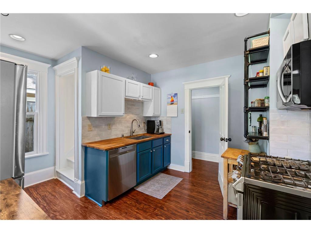 1507 Girard Avenue N Minneapolis MN 55411 7106455 image19