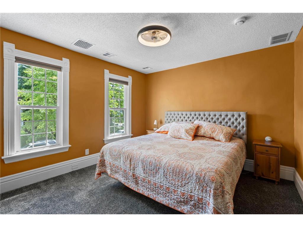 1507 Girard Avenue N Minneapolis MN 55411 7106455 image26