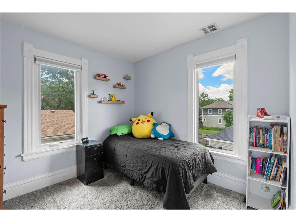1507 Girard Avenue N Minneapolis MN 55411 7106455 image31