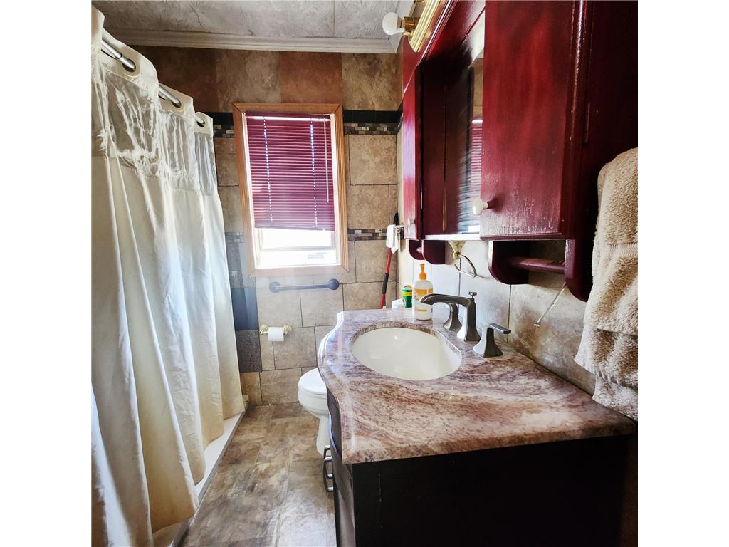 1507 W Oakland Avenue Austin MN 55912 7042016 image21