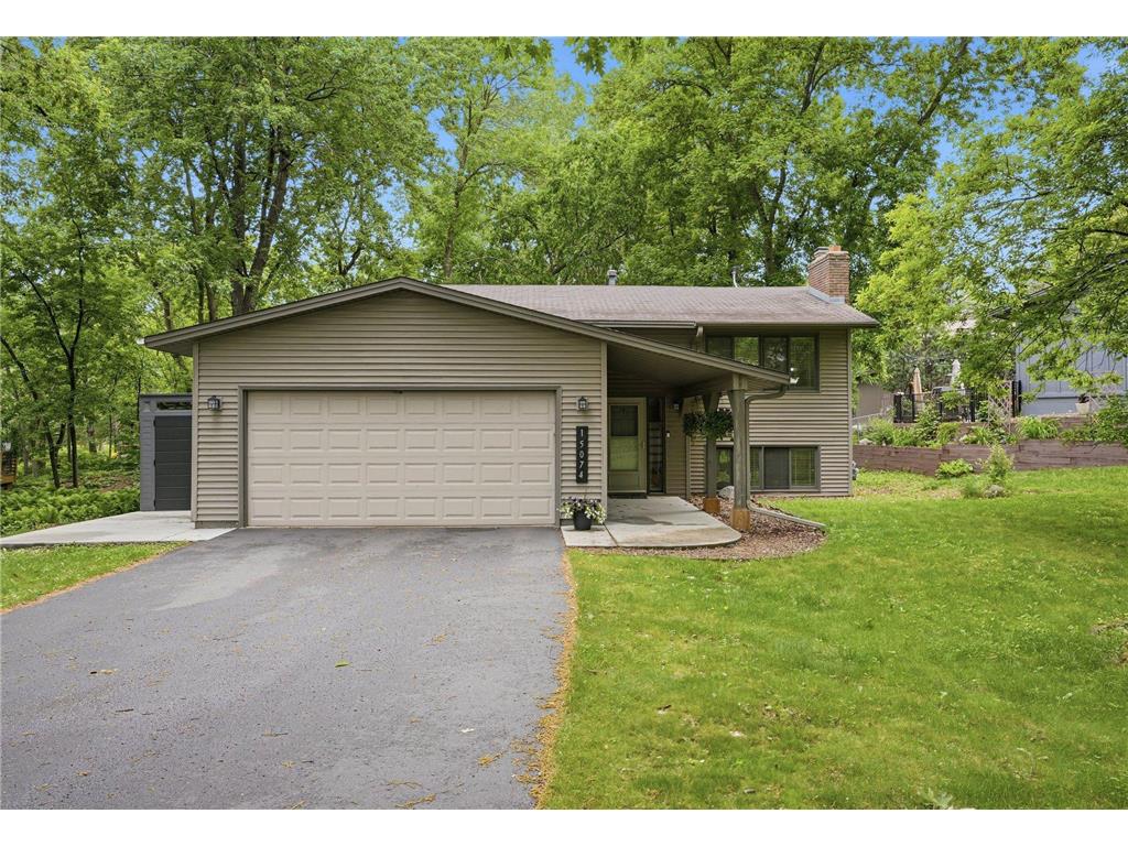 15074 Woodhill Trail Eden Prairie MN 55346 7077555 image1