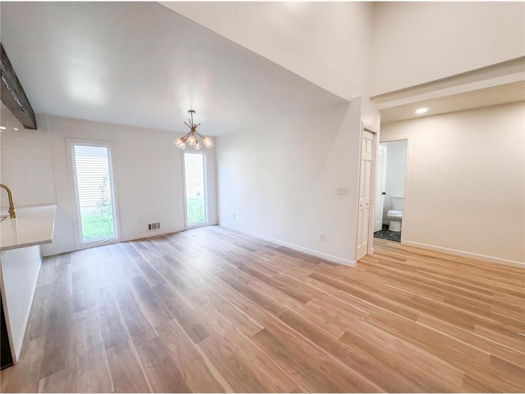 1508 Boone Avenue N Golden Valley MN 55427 7020908 image3