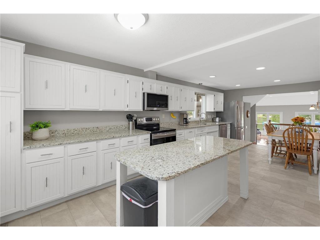 1508 Joseph Street Burnsville MN 55306 - Crystal 7080475 image22