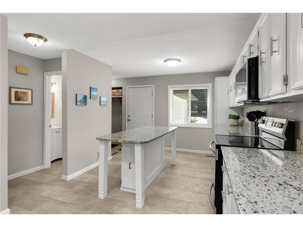 1508 Joseph Street Burnsville MN 55306 - Crystal 7080475 image23