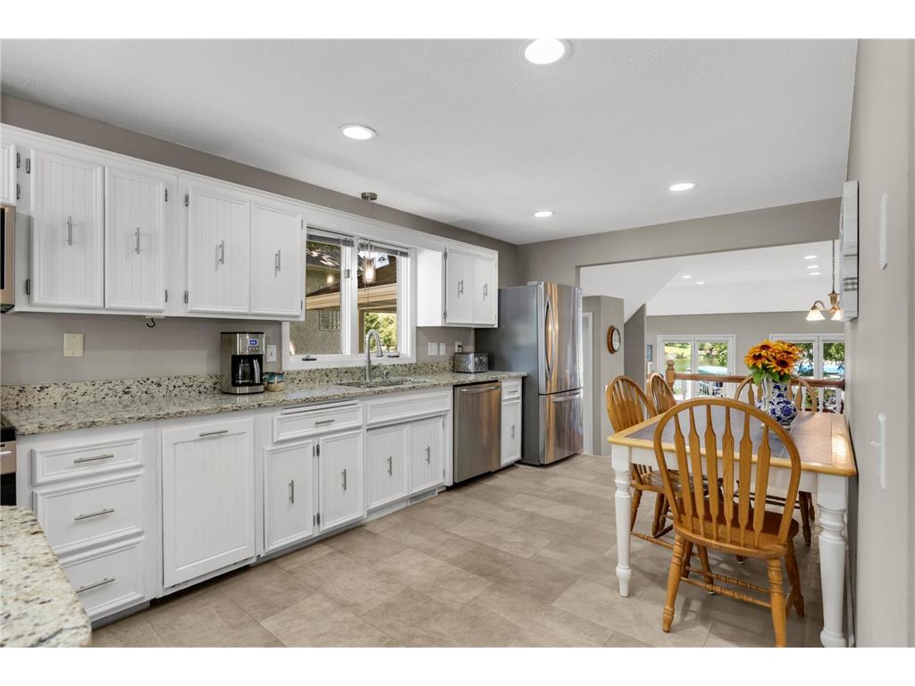 1508 Joseph Street Burnsville MN 55306 - Crystal 7080475 image25