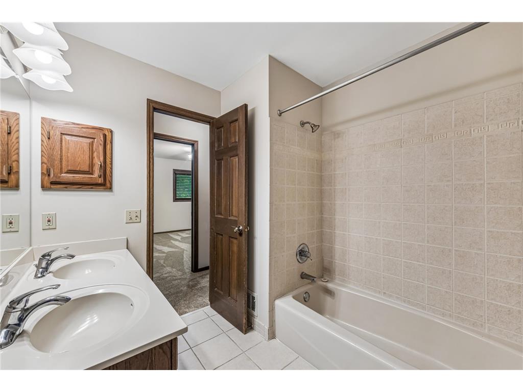 151 Choctaw Circle Chanhassen MN 55317 - Lotus Lake 7095761 image26