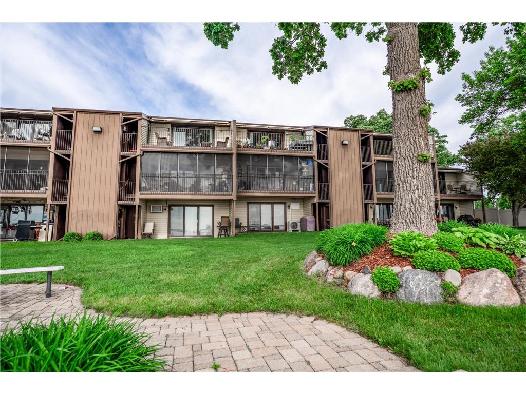 151 Lake Avenue N #102 Spicer MN 56288 - Green 7085903 image1