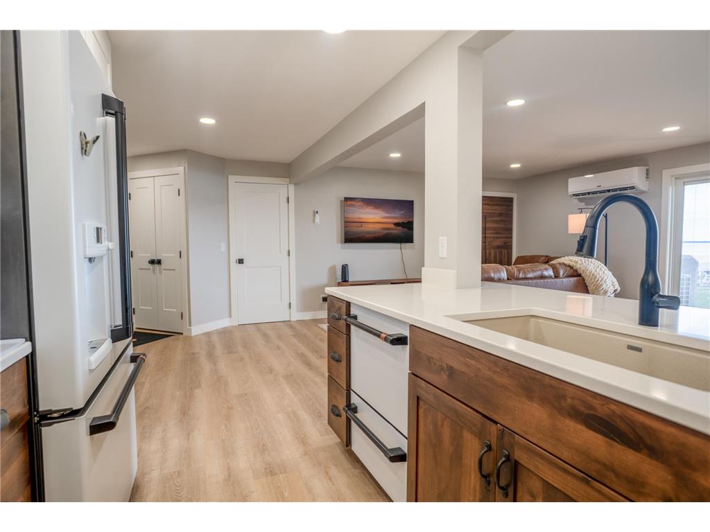 151 Lake Avenue N #102 Spicer MN 56288 - Green 7085903 image11