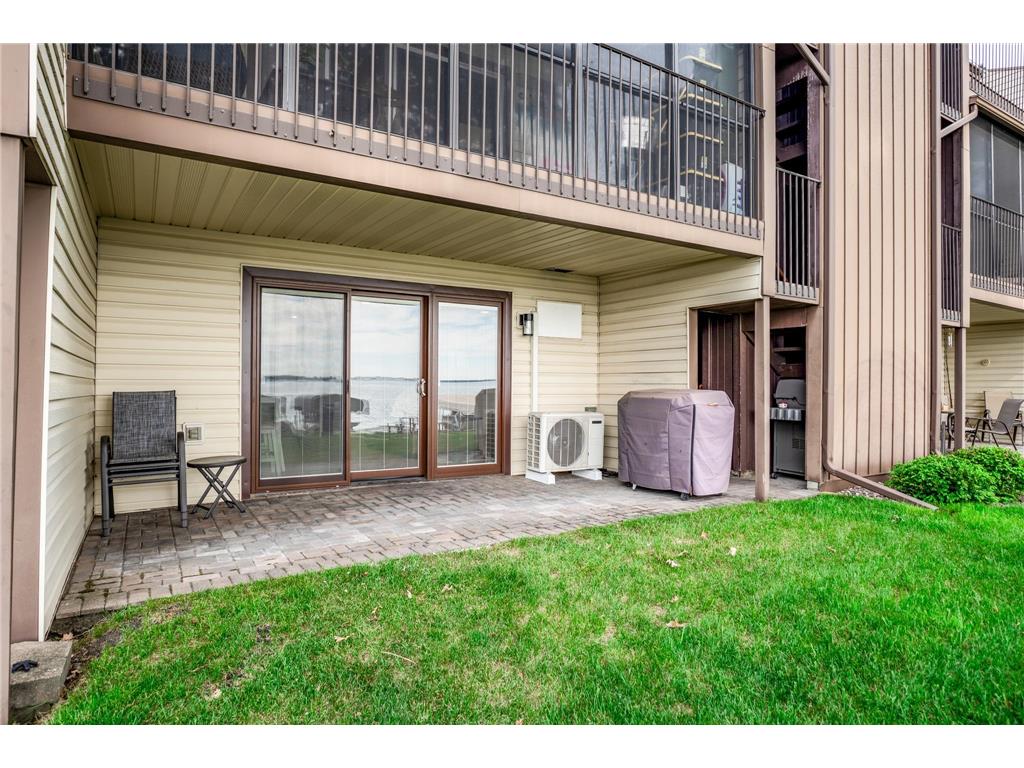 151 Lake Avenue N #102 Spicer MN 56288 - Green 7085903 image4