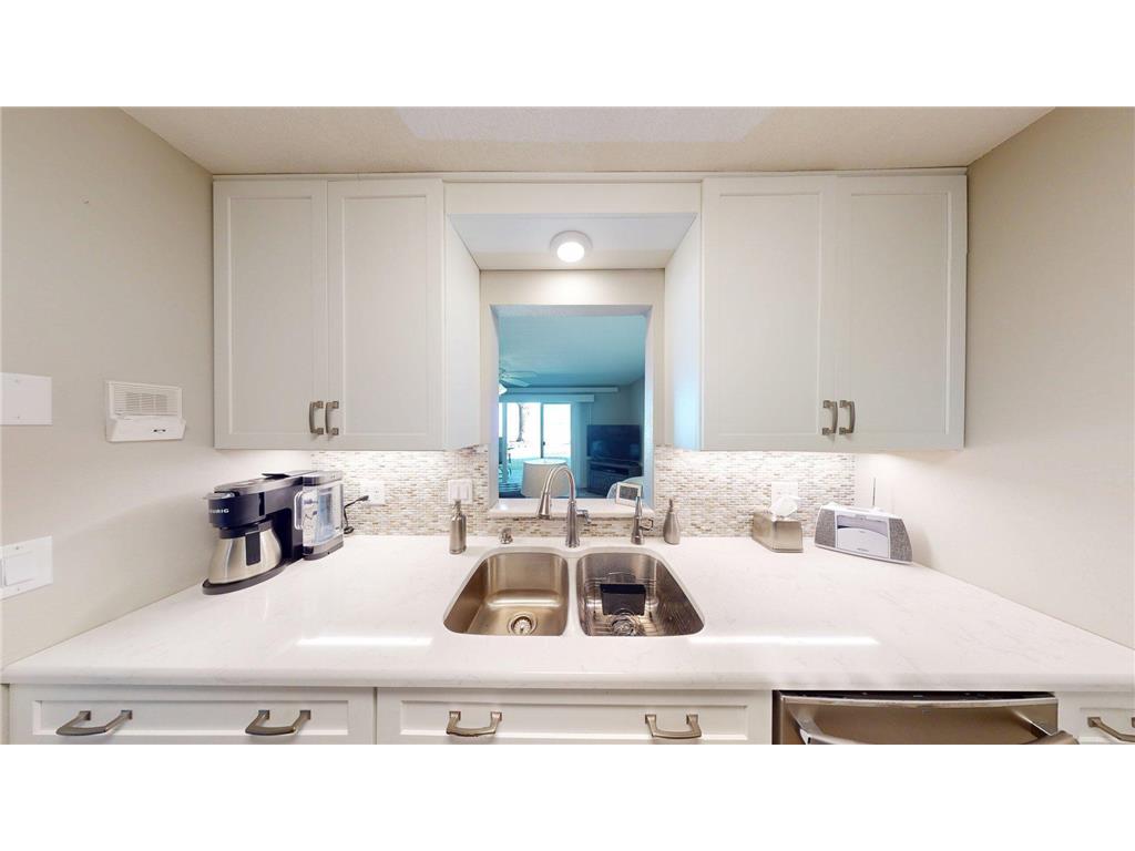 151 Lake Avenue N #106C Spicer MN 56288 - Green 7022444 image8