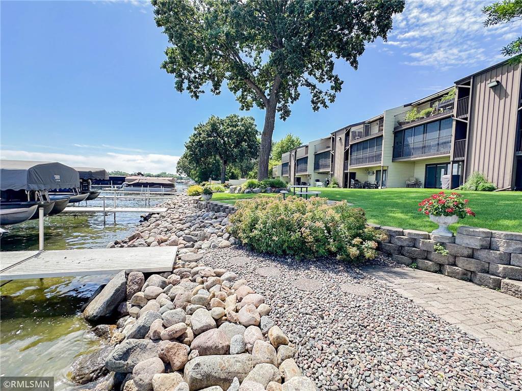 151 Lake Avenue N #303 Spicer MN 56288 - Green 6582015 image1