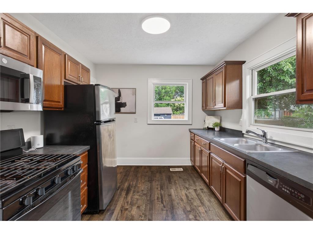 1510 44th Avenue N Minneapolis MN 55412 7090735 image11