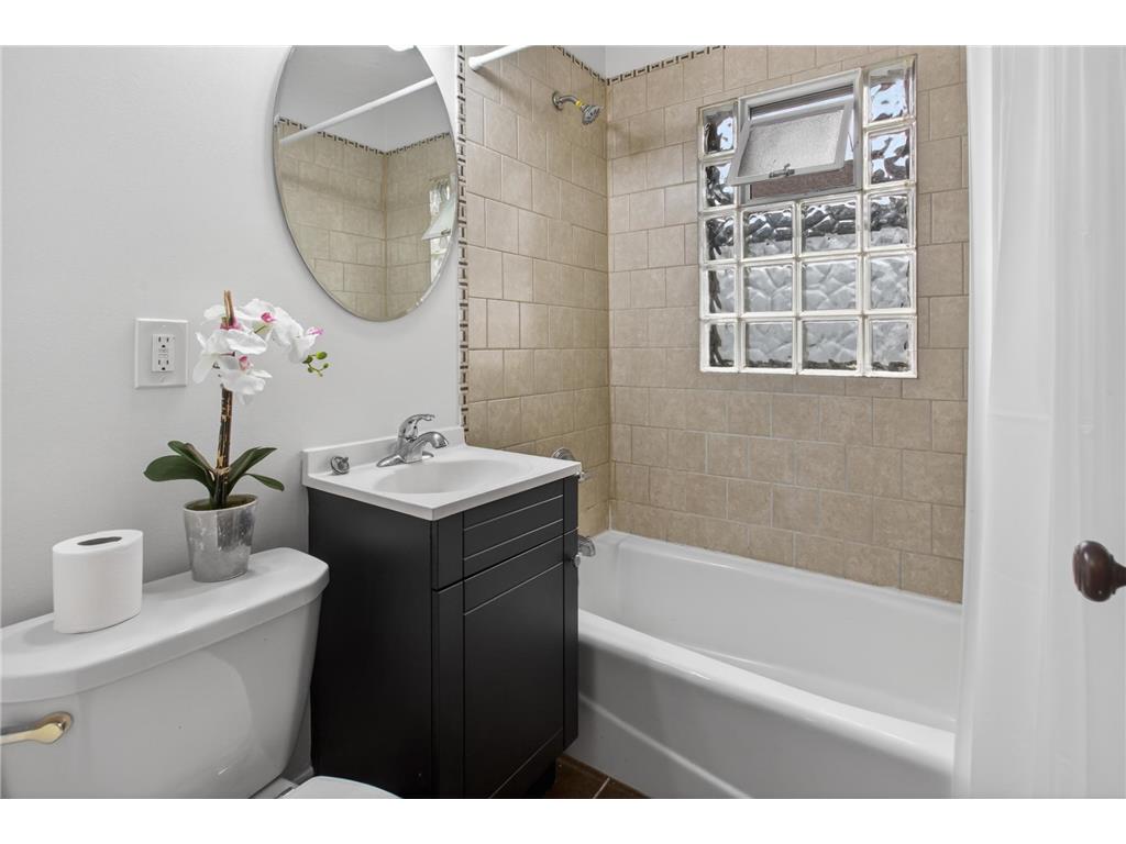 1510 44th Avenue N Minneapolis MN 55412 7090735 image16