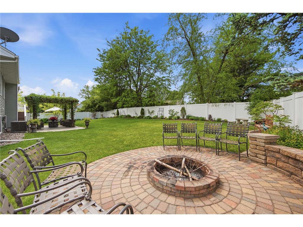 15100 Lac Lavon Drive Burnsville MN 55306 7079602 image4