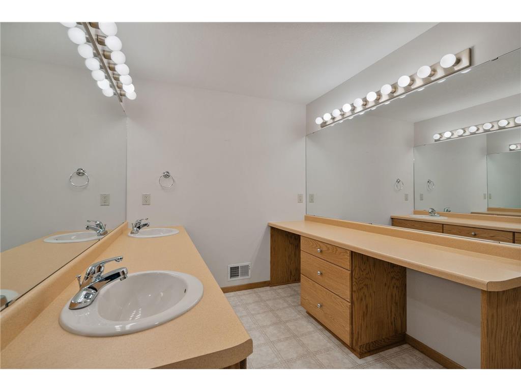 1511 16th Avenue SW Austin MN 55912 6814056 image50