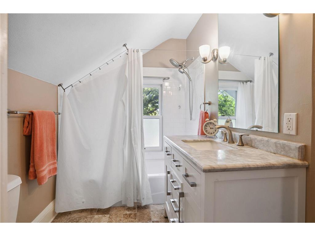 1511 Branston Street Saint Paul MN 55108 6786623 image19