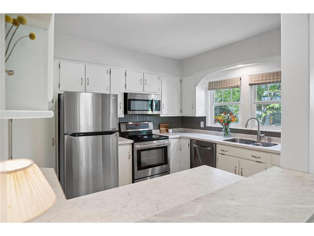 1511 Branston Street Saint Paul MN 55108 6786623 image8