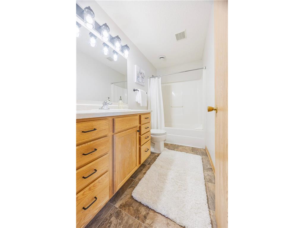 1512 Albemarle Street Saint Paul MN 55117 7103726 image15