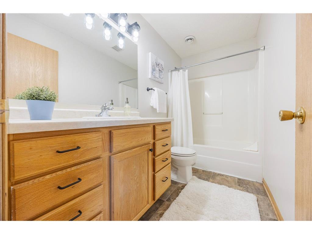 1512 Albemarle Street Saint Paul MN 55117 7103726 image16