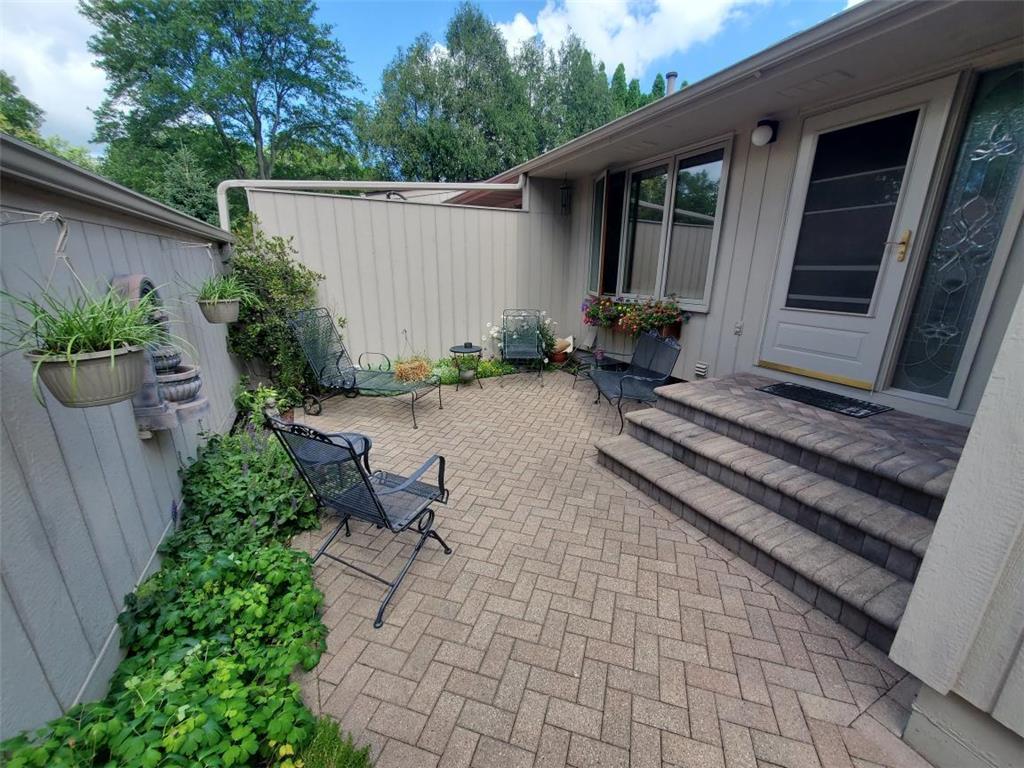 1512 Black Oaks Place N Plymouth MN 55447 6449288 image1