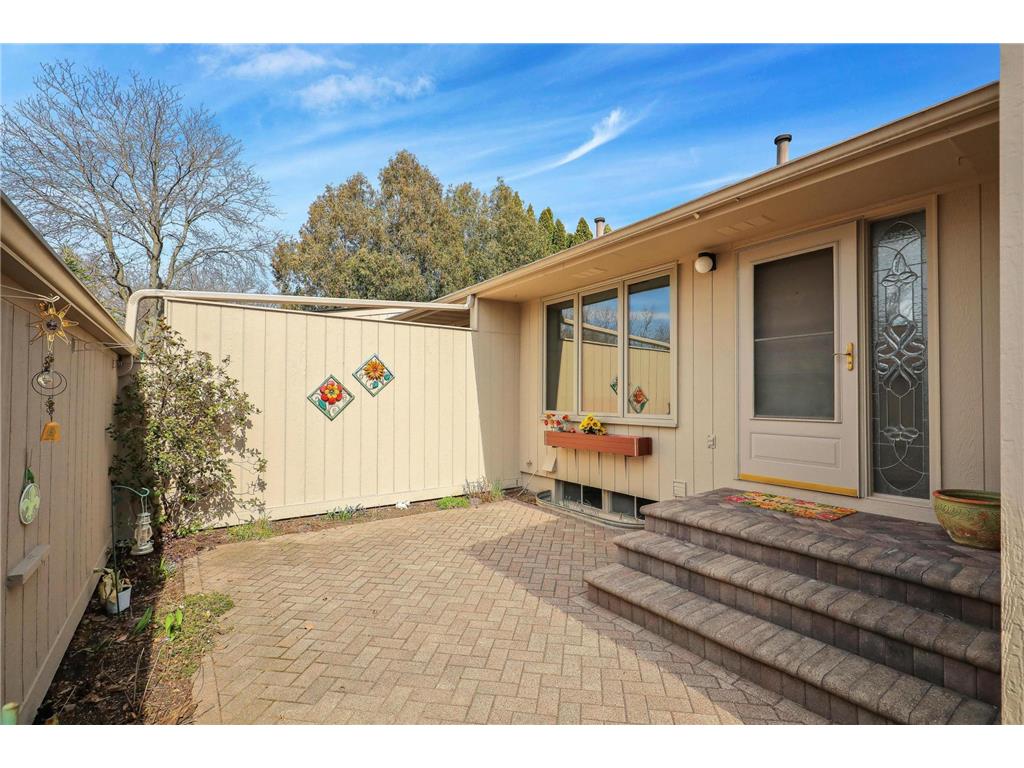 1512 Black Oaks Place N Plymouth MN 55447 6518458 image1