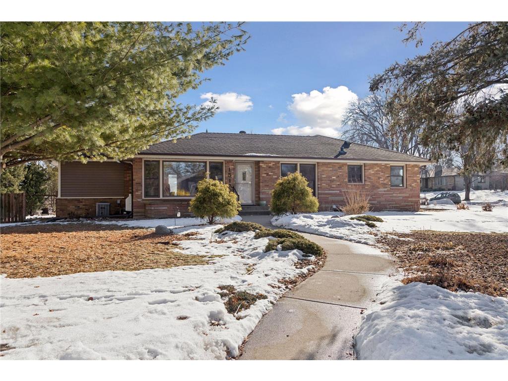 1512 Transit Avenue Roseville MN 55113 7018669 image1